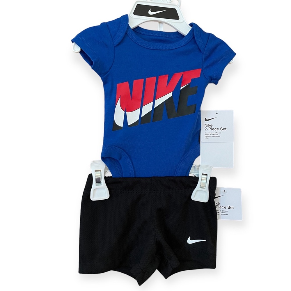 ⭐️SET OF 2⭐️ Newborn Nike Work Out Set. 0-3M.